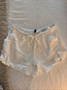 H&M White Lightweight Drawstring Lounge Shorts